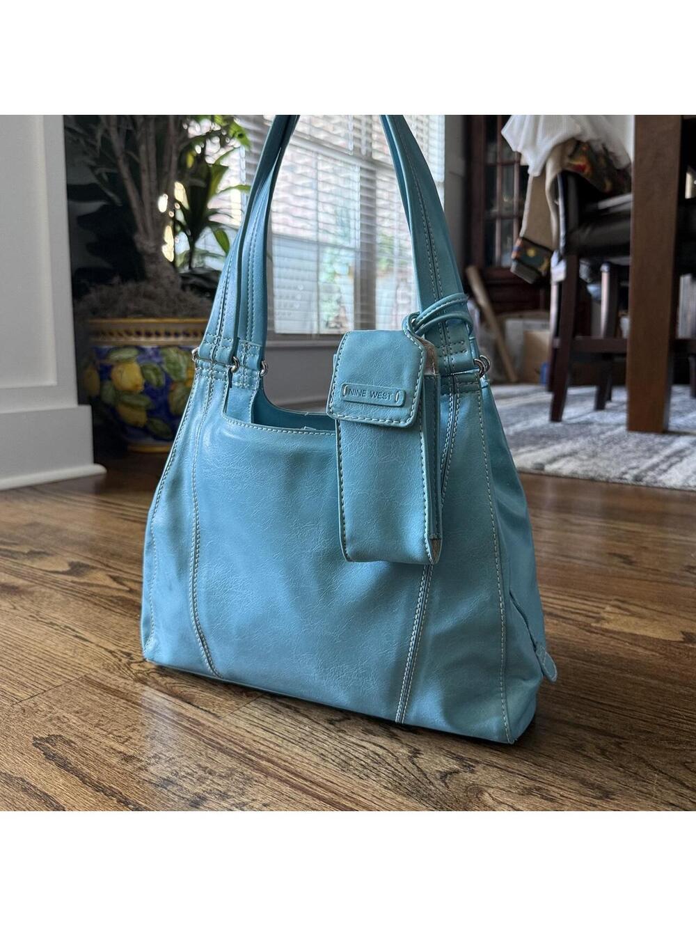 Vintage Y2K Nine West Turquoise Shoulder Bag 🩵